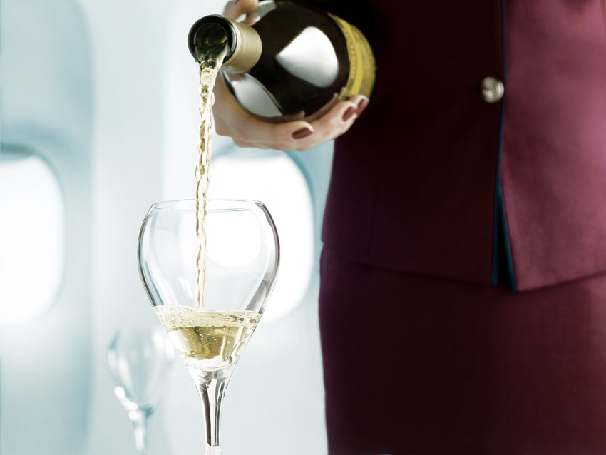 Qatar Airways mit neuem Champagner-Angebot in der Economy Class