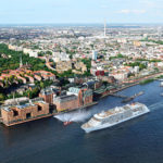 MS Europa 2 - bei der Schiffstaufe in Hamburg - Hafengeburtstag 2013