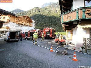 Schwerer Wasserschaden in einem Hotel in Waidring (Fotos: Freiwillige Feuerwehr Waidring)