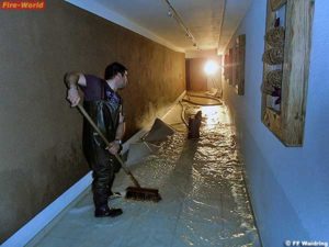 Schwerer Wasserschaden in einem Hotel in Waidring (Fotos: Freiwillige Feuerwehr Waidring)