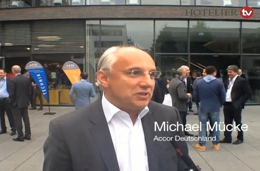 Accor-Deutschlandchef Michael Mücke: Hotellerie verschläft digitalen Zukunftstrend - Interview bei HOTELIER TV soll wachrütteln