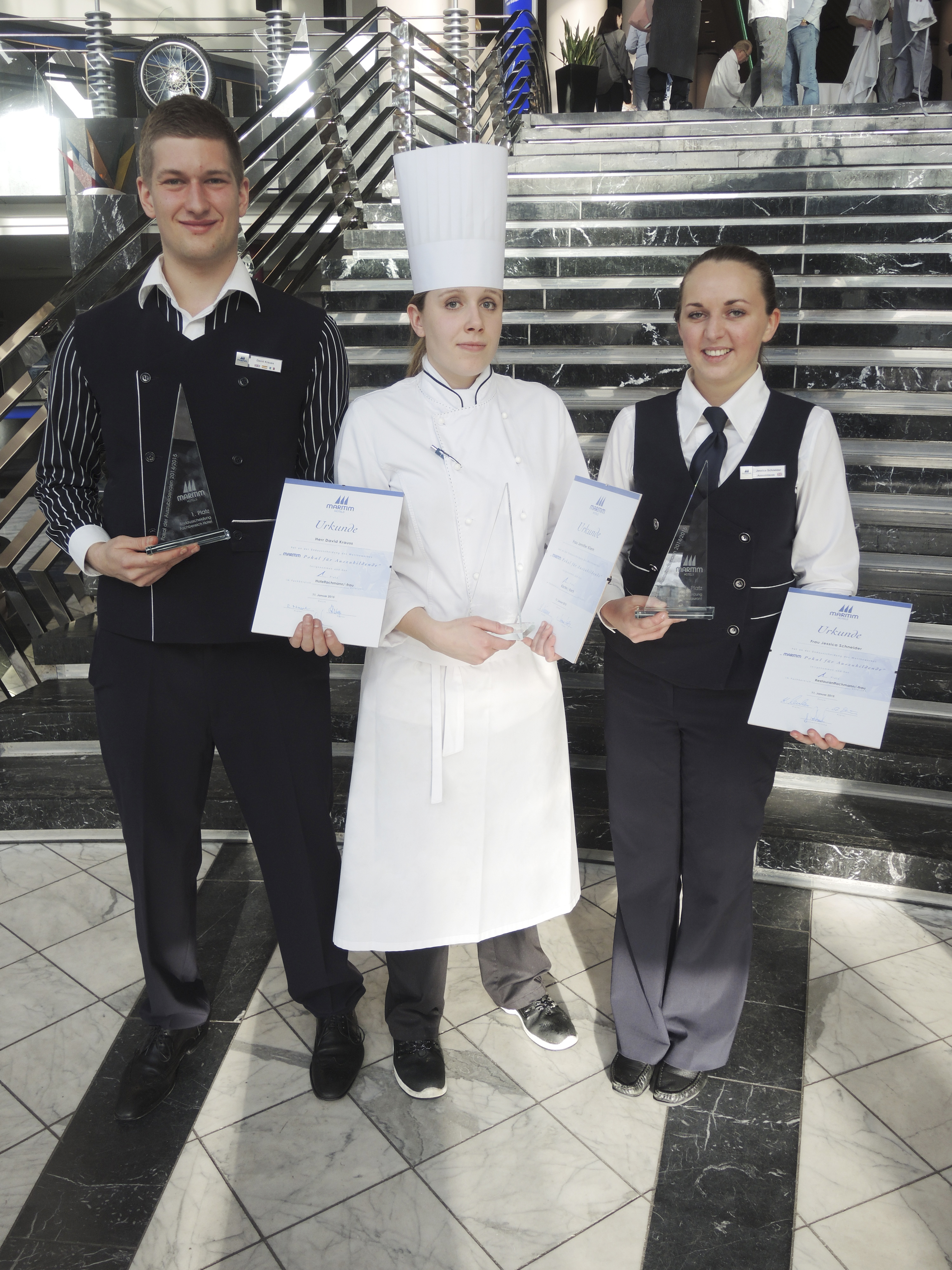 Gewinner Maritim Azubi Pokal 2015: David Krauss (Maritim Hotel Ulm), Jennifer Kliem (Maritim Hotel Berlin) und Jessica Schneider (Maritim Hotel Stuttgart)