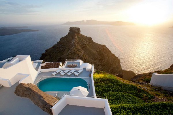 Immer mehr Touristen bescheren den Luxus-Resorts in Griechenland steigende Gästezahlen (Foto: Grace Hotel Santorin)