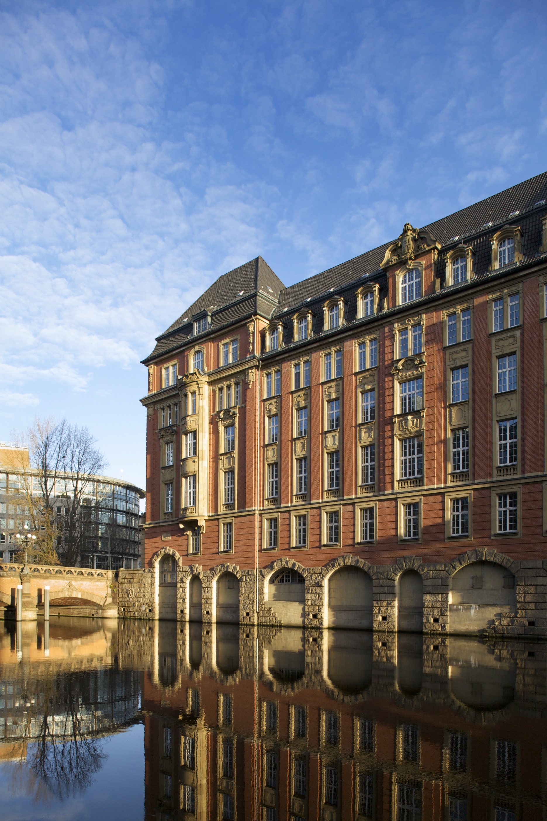 Oberfinanzdirektion am Rödingsmarkt wird Frasers Suite Hotel Hamburg