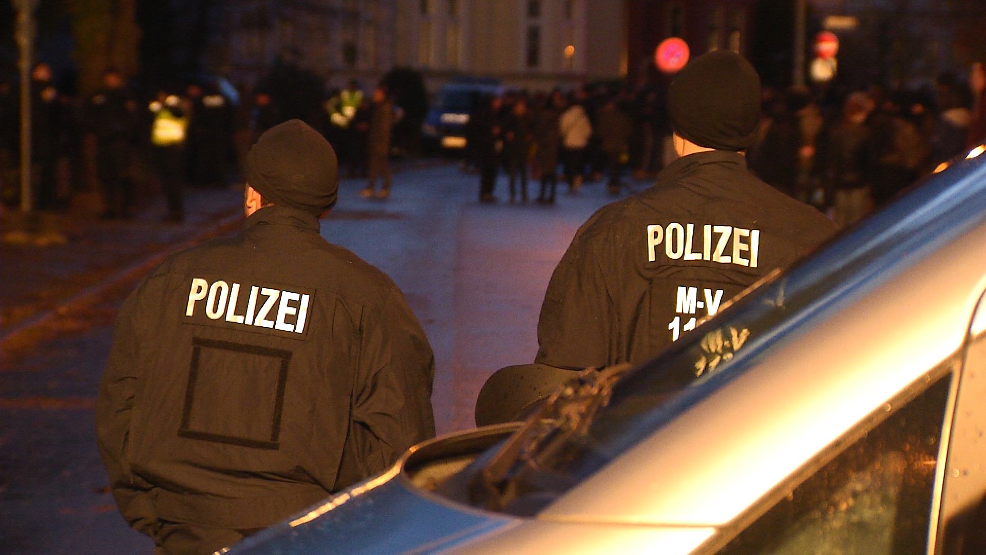 Polizei im Einsatz (Foto: ZDF/Janine Büchner)