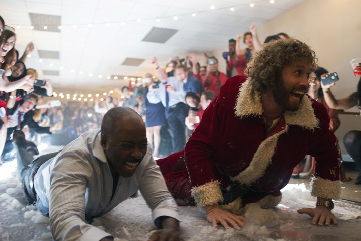 Halligalli bei der Weihnachtsfeier? De neue Kinofilm "Office Christmas Party" zeigt, wie's geht... (Foto: Constantin Film/Glen Wilson)