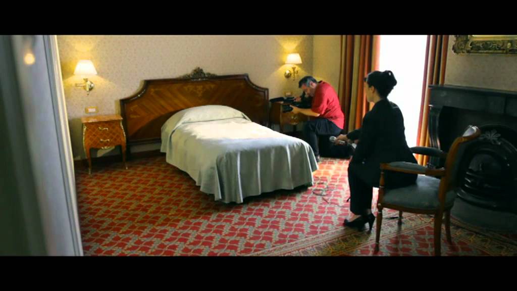 Haben Sie schon einmal ein Hotelbett interviewt? Was das wohl alles zu berichten weiß? Szenenbildner aus dem preisgekröntem Kurzfilm "Monsieur du lit"